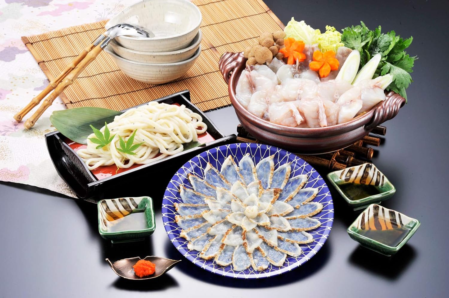 Amazon 国産ふぐ使用 ふぐ料理専門 ふく太郎本部 まふく炙り刺身 ちりセット 3人前 ふぐ刺身 ふぐちり鍋 ふぐ料理専門 ふく太郎本部 刺身 通販