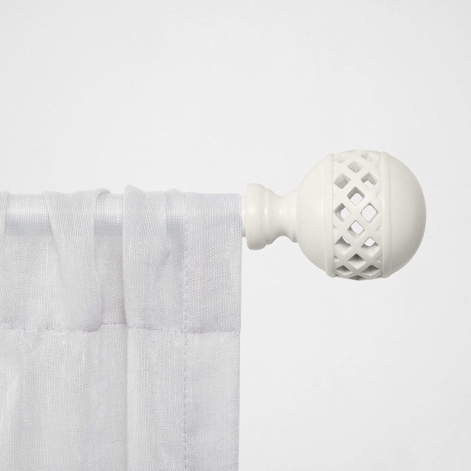 Chaps Lattice 3/4” Diameter Window Curtain Rod and Polyresin Finial Set, 66"-120", Off White: Home & Kitchen