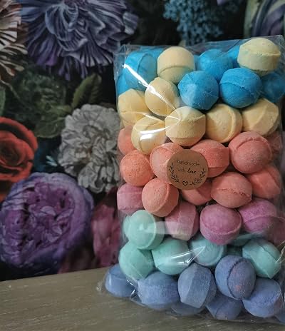 Bath Bubble & Beyond Mrs Bumblebaths 100 Mini Scented Bath Bombs Chill Pills