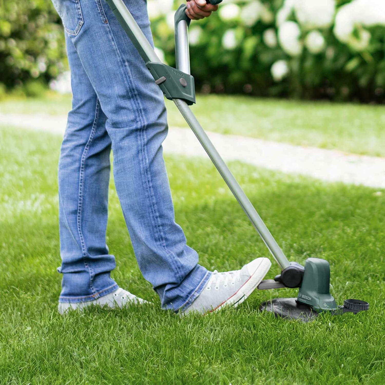 bosch universalgrasscut 18v 260mm cordless grass trimmer