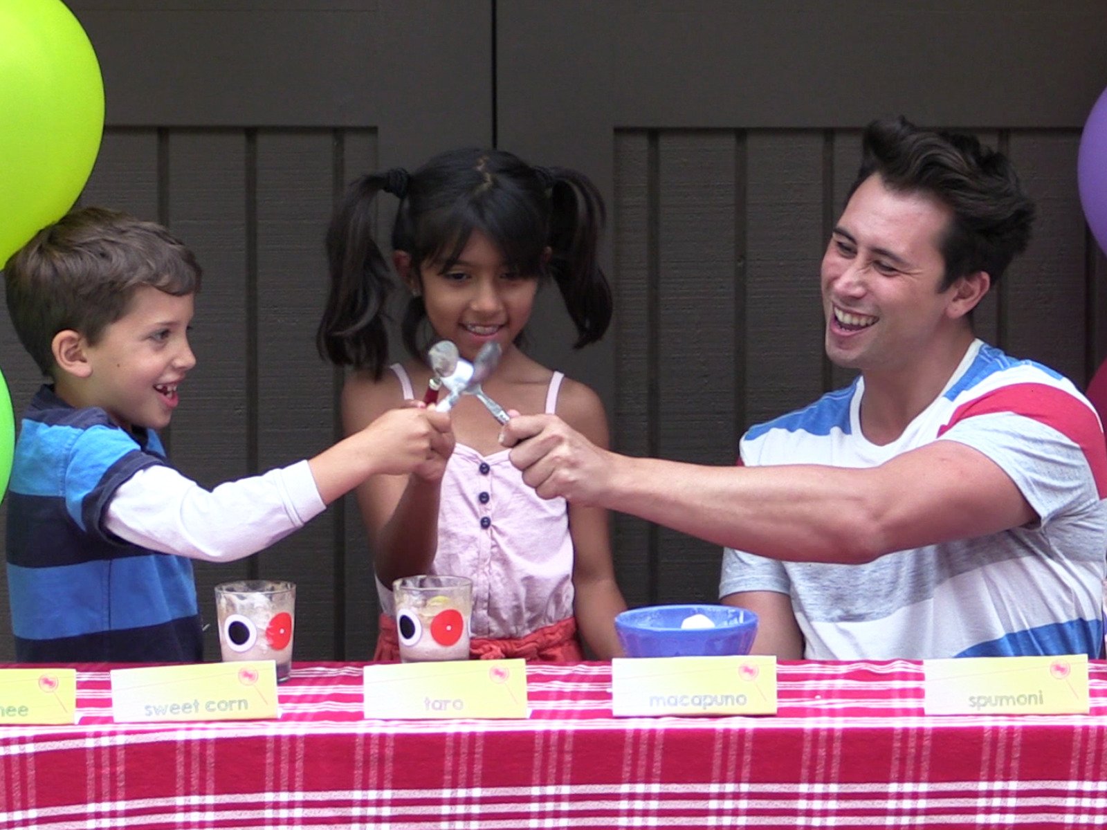 Amazon.co.jp Ty the Pie Guy Ty Freedman, Charlize Diaz de Leon, Dash