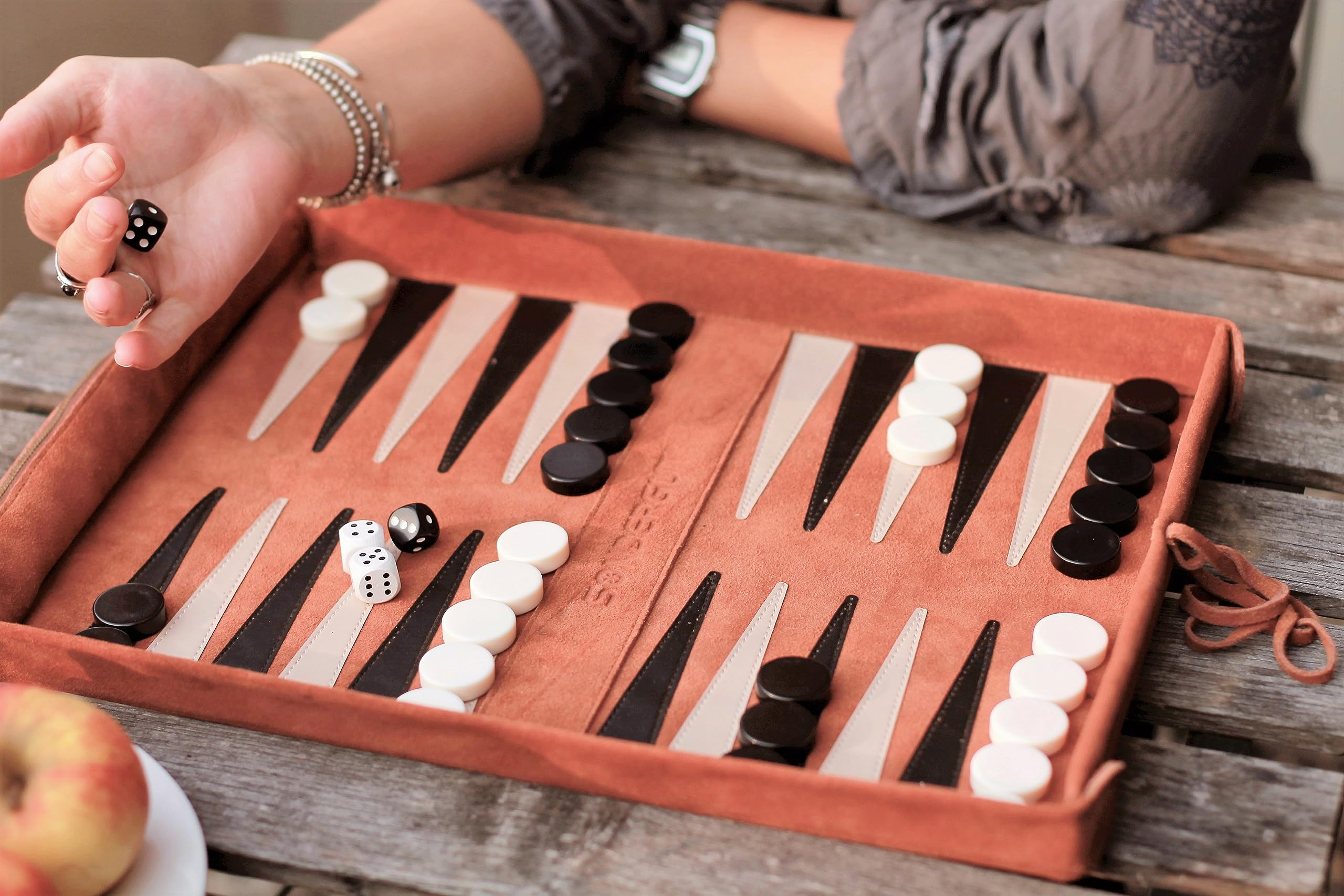 Sondergut Roll-up Portable Suede Deluxe Backgammon Game Set- Elegant Design - Pop-Up Playing Field - Ideal for RV Travel, Cruise, Airplane, Camping, Backpacking, Road Trips, Etc.