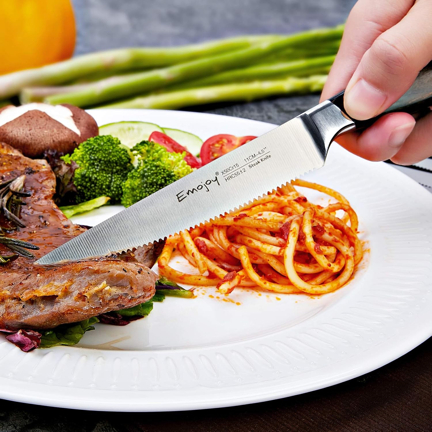Steak Knife Set, Steak Knives with Wooden Handle, Emojoy Steak Knife Set, Steak Knives Set of 8, Serrated Steak Knife with Gift Box: Kitchen & Dining