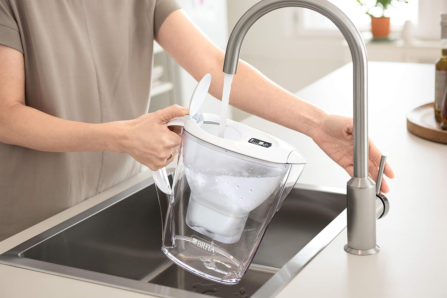 BRITA Marella fridge water filter jug, 2.4 L, White. Annual Pack - Image 5