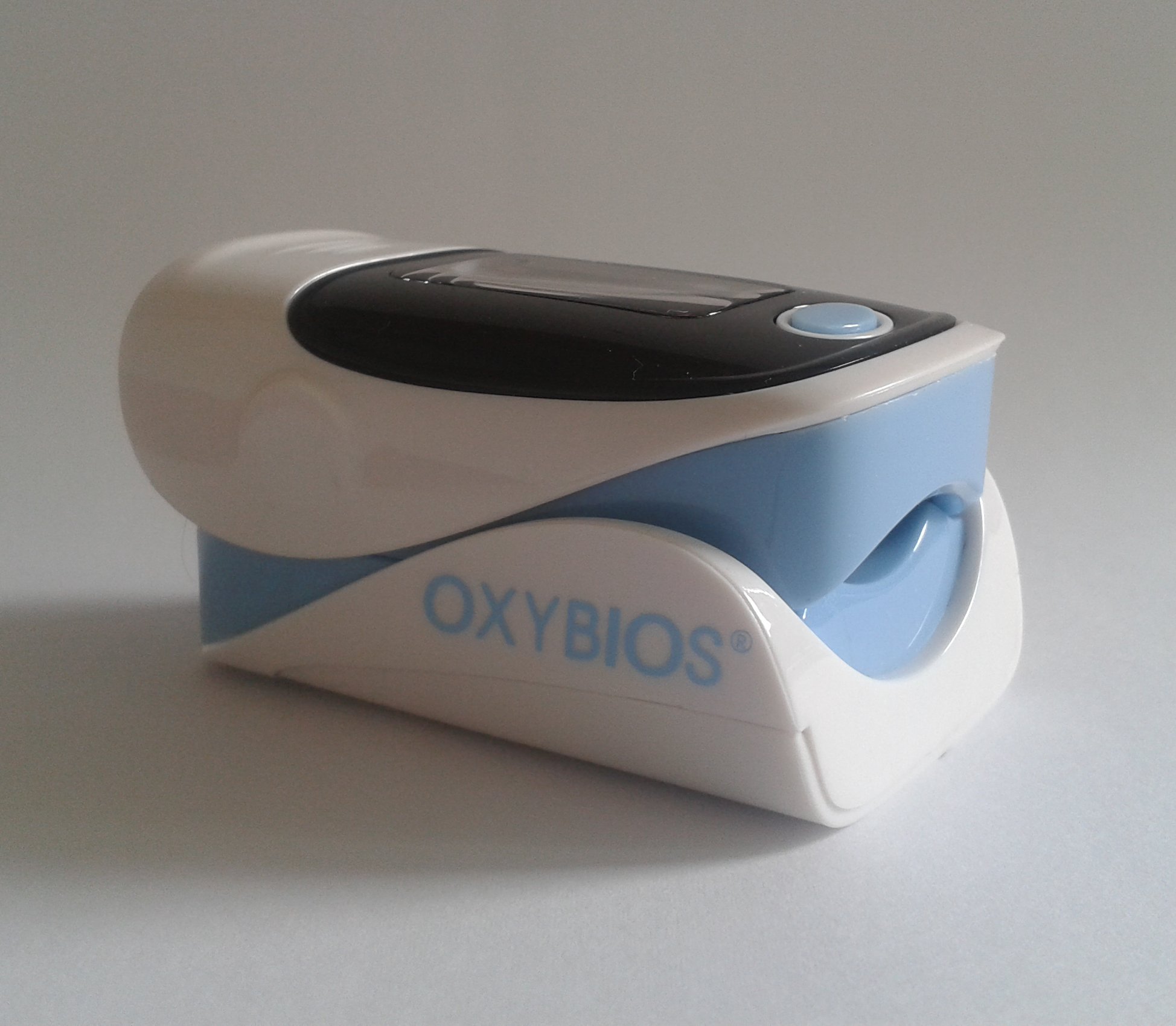 Blue Pulse Oximeter, heart rate monitor with instructions in french - taken the oxygen saturation (SPO2) and pulse rate