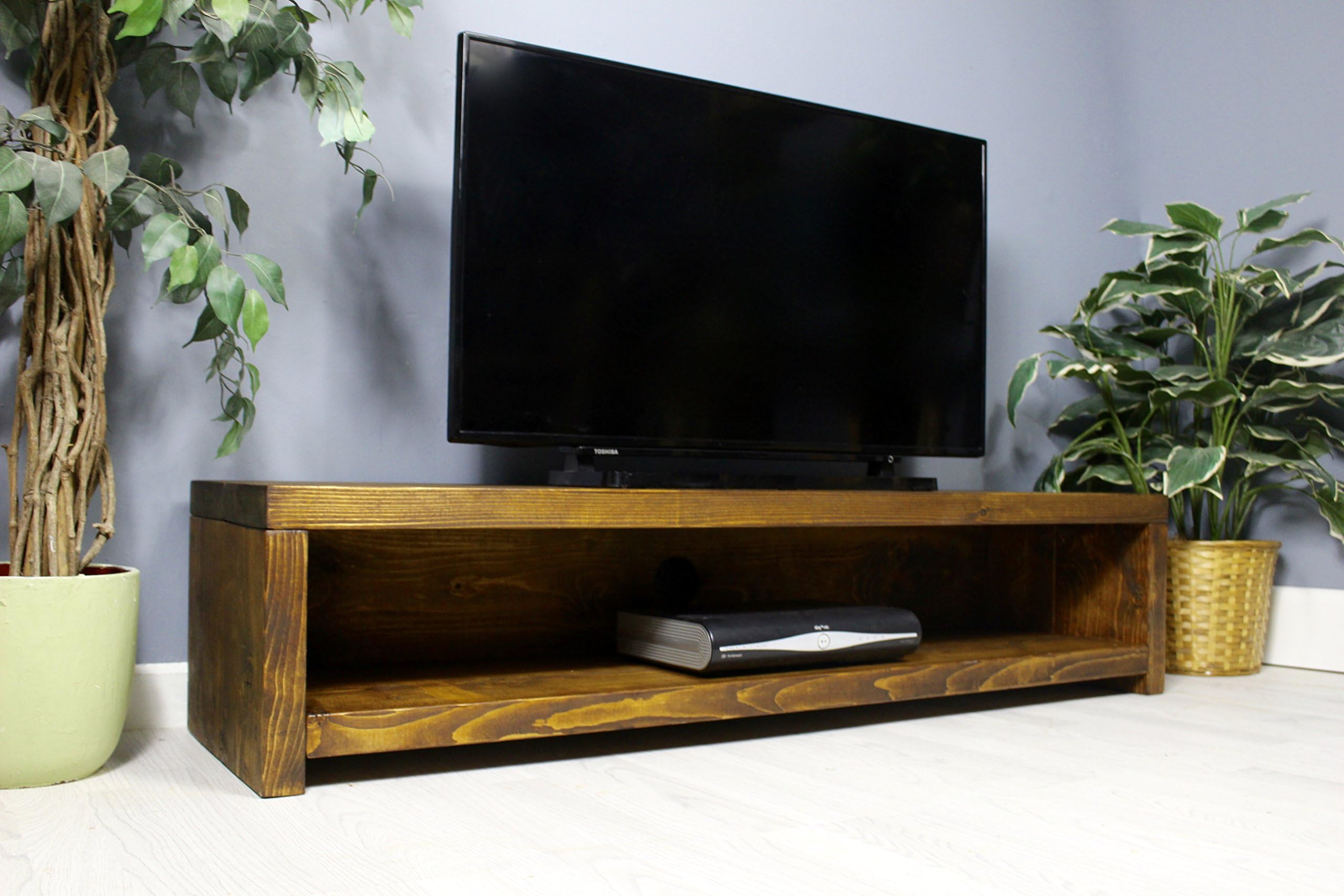 Solid Rustic Handmade Pine Widescreen Woodside TV Unit, finished in a Chunky Country Oak (200cm Length, Dark Oak)