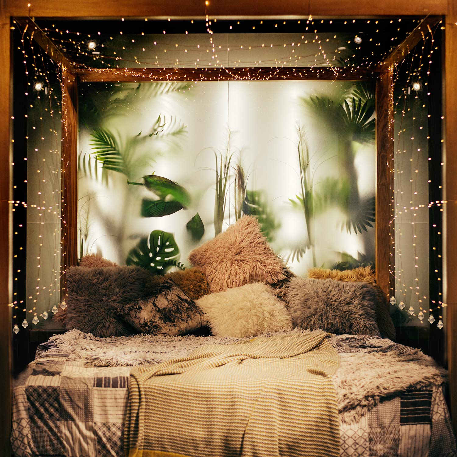 Linkind Copper Wire Fairy String Lights, Curtain Light with Diamond Shape Pendants, 8mode Wall Decorations, Power Supply Low Voltage Safe led Lights.