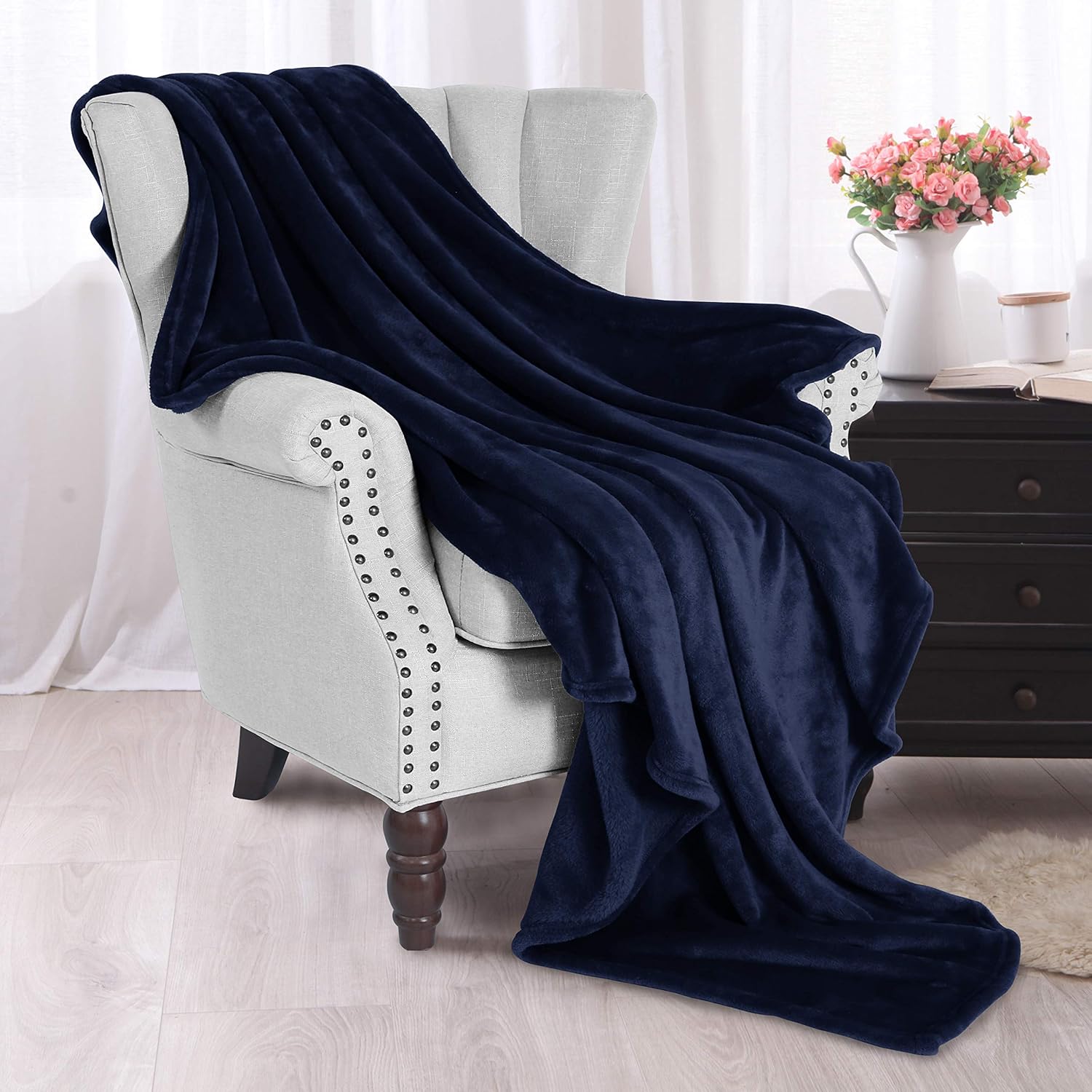 Exclusivo Mezcla Extra Large Fleece Throw Blanket for Couch Sofa, 300GSM Super Soft and Warm Blankets - Image 3
