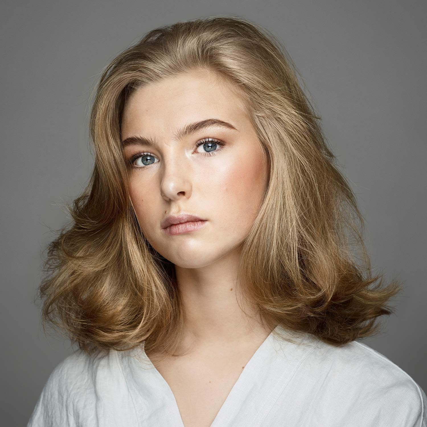 Maria Nila Dry Shampool, Freshens up Greasy Hair, Adds Volume to Fine Hair, 100% Vegan & Sulfate/Paraben free, 250 ml - Image 4