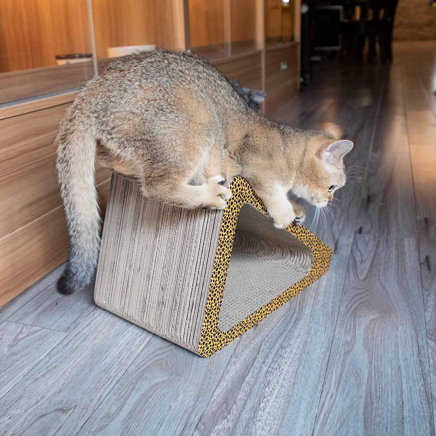 ZENEZ Cat Scratching Posts, 3-Sided Vertical Cat Scratcher Scratching Board Triangle Angles Cardboard