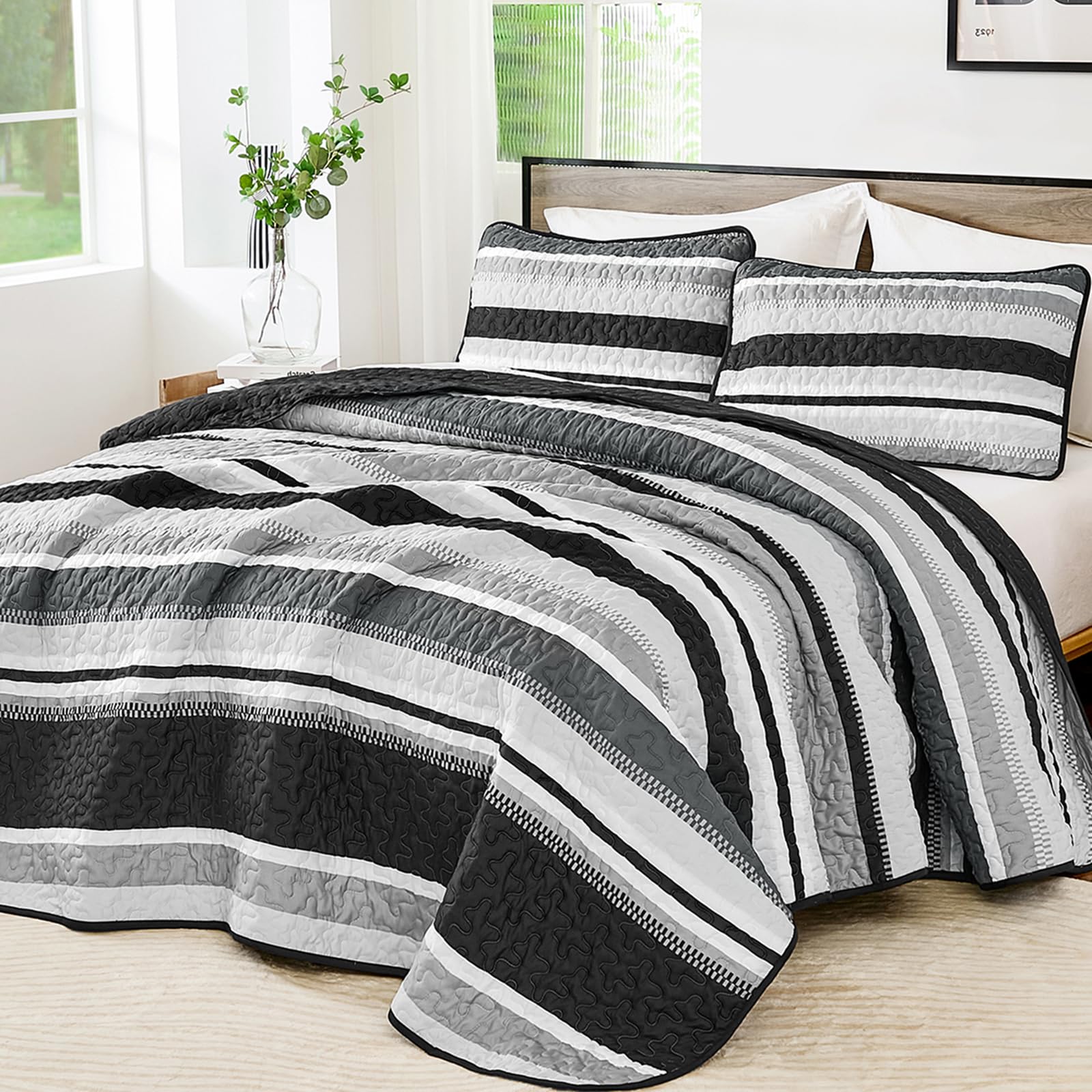 WONGS BEDDING King Quilt, 3 Pieces Black Striped Bedspread Coverlet Set with Shams, Lightweight Summer Quilts Bedding Set for All Season110×90"