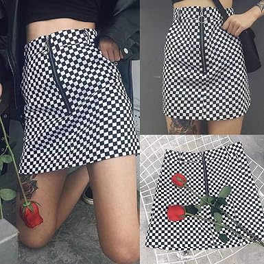 Faldas con mini cuadros blanco y negro