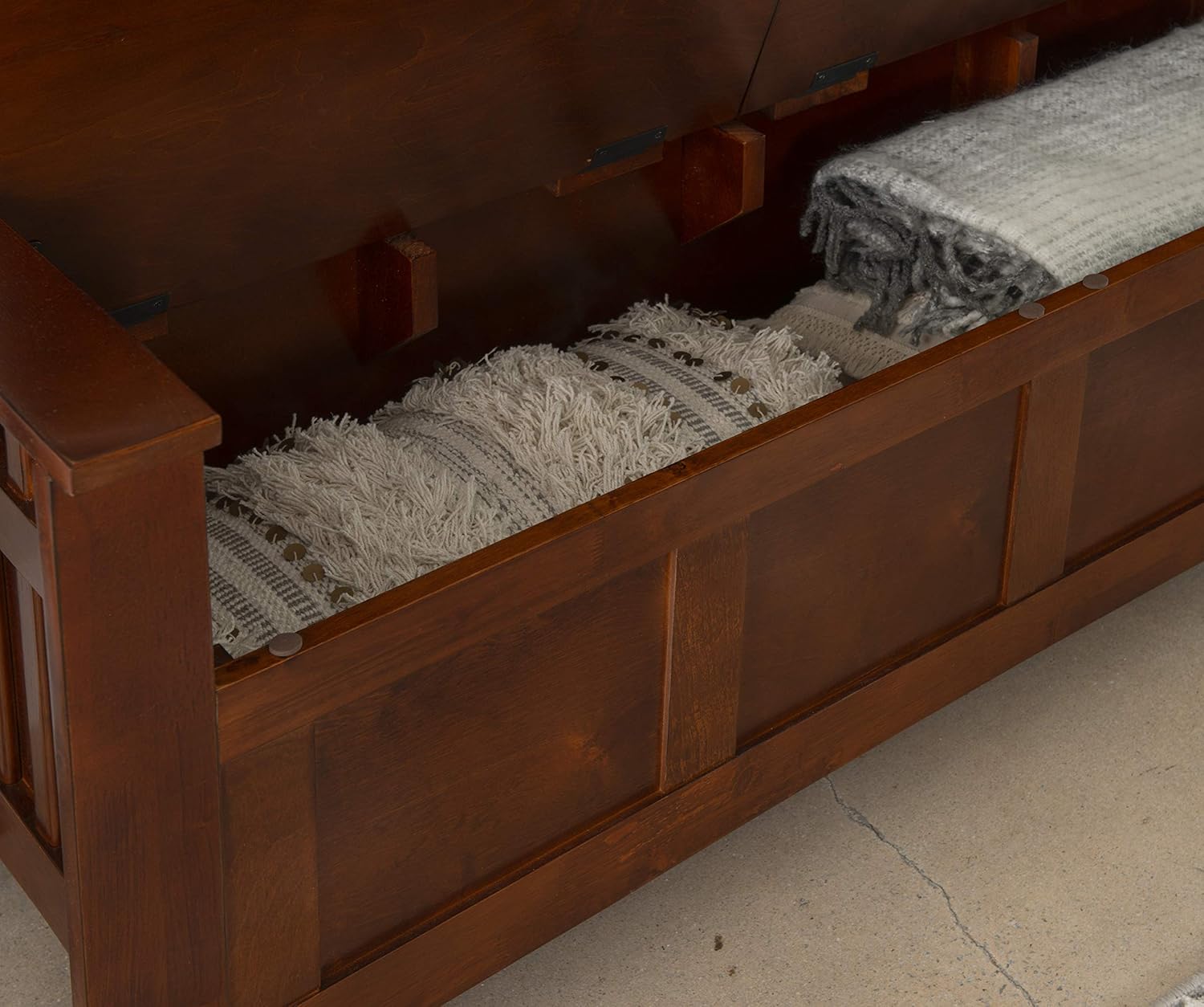 Linon Home Decor Storage Bench with Short Split Seat Storage, Walnut: Kitchen & Dining