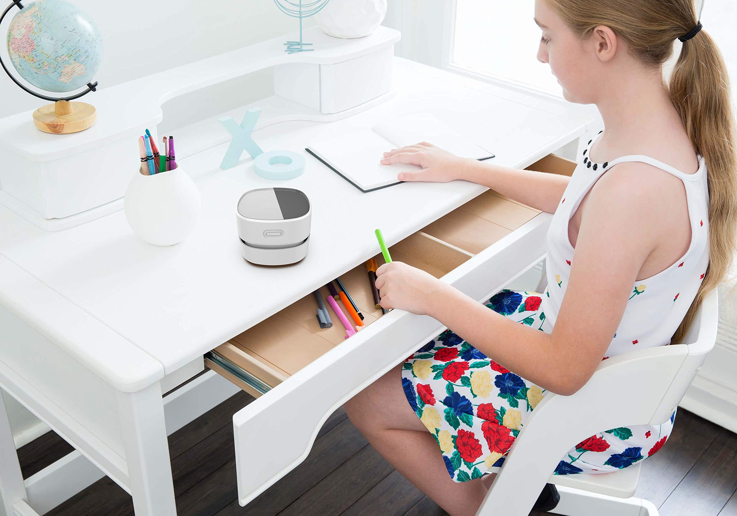 ODISTAR ODISTAR Desktop Vacuum Cleaner, Mini Table dust Sweeper Energy Saving,High Endurance up to 90 mins,Cordless&360º Rotatable Design for Keyboard/Home/School/Office(White AA Battery)