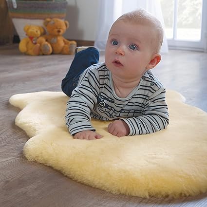 IBENA Baby-Lammfell Pakarno, 100% natürlich, Farbe grau, kuscheliges Baby-Fell, Größe 80-90cm