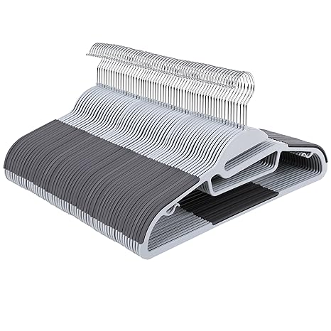 SONGMICS 50 Kleiderbügel aus Kunststoff, platzsparender Jackenbügel, mit S-Form-Öffnung, rutschfesten Gummi-Aufsätzen, 360°dr