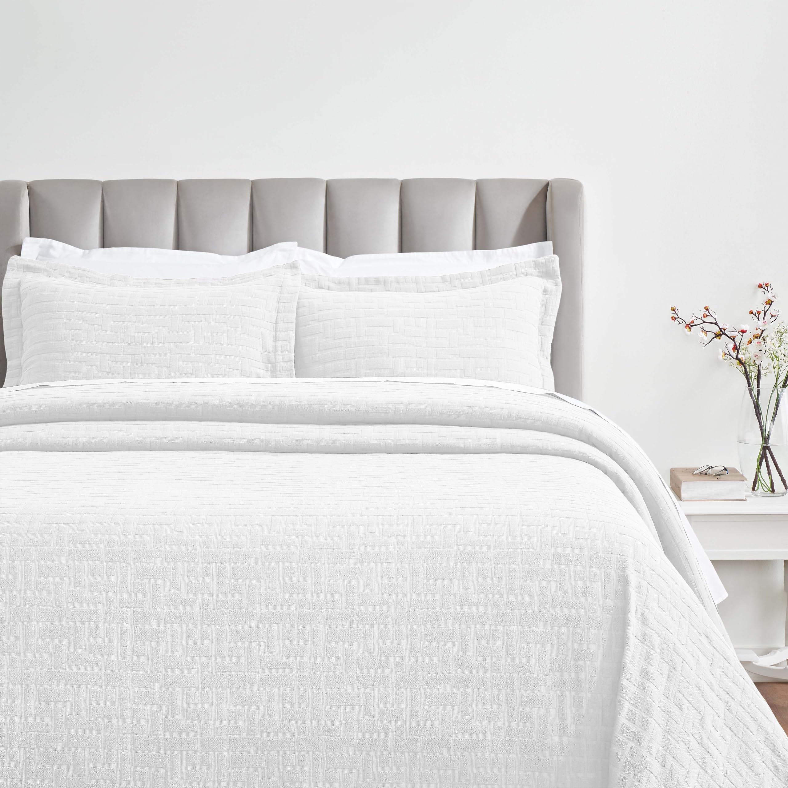 Superior 3 Piece Cotton Bedspread and Sham Set, Home Bed Decor, Decorative Bed Spread, 2 Pillow Shams, Medium Weight, Matelasse Coverlet, Bedding Essentials, Madrid Collection, California King, White