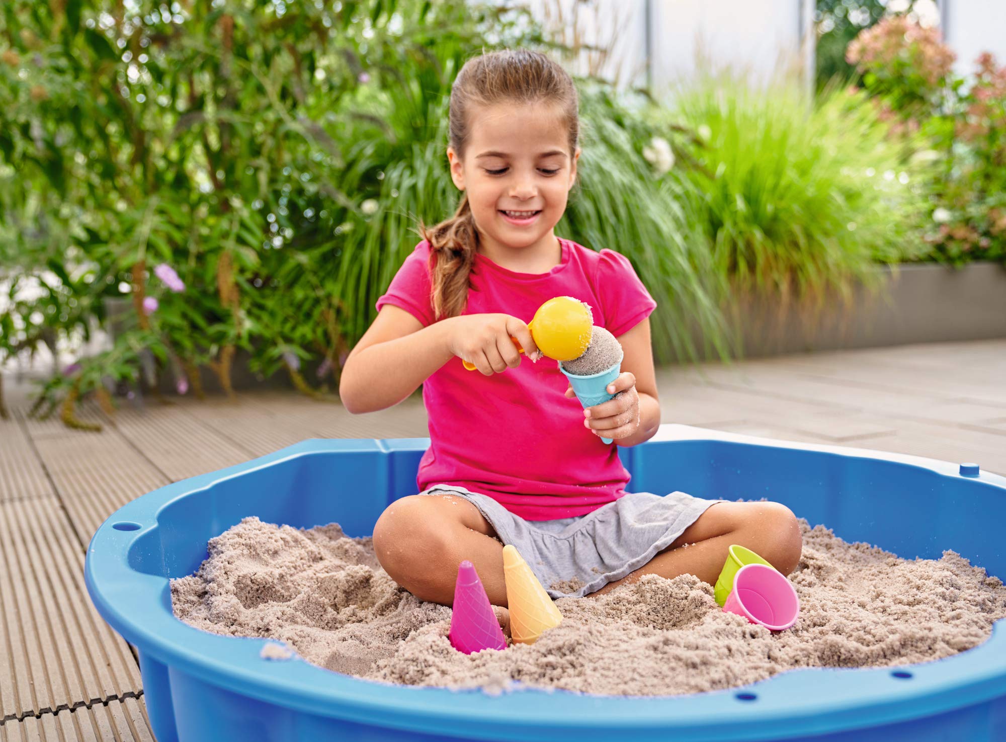 Simba Sandformen EIS – 6‑teiliges Sandspielzeug‑Set mit 5 Waffelformen & Portionierer, EIS‑Sandformen für Kinder, bunter Kunststoff, ca. 15 cm, ab 2 Jahren 2