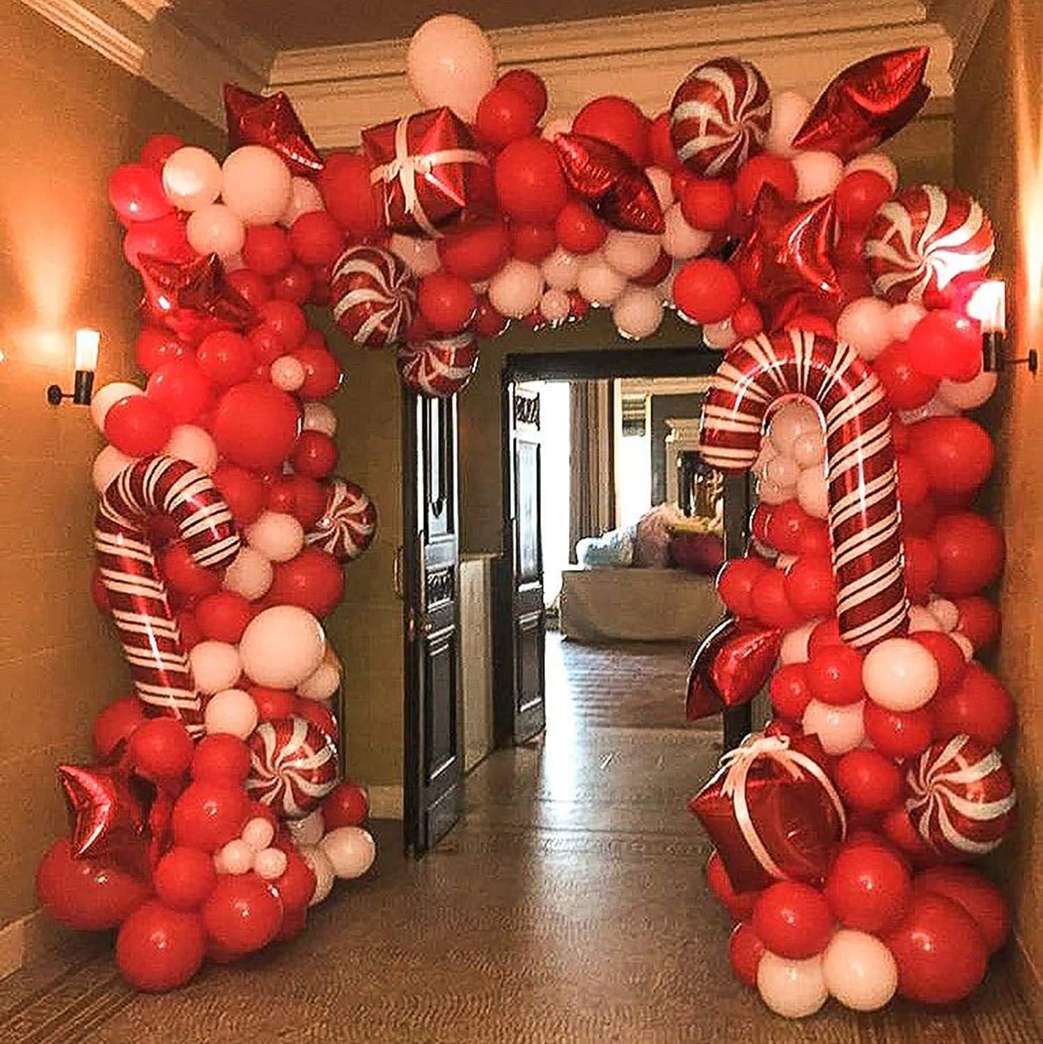 Christmas Balloon Garland Arch kit with Xmas Red White Candy Balloons Gift Box Red Star Balloons for Xmas Party Decorations Christmas Background