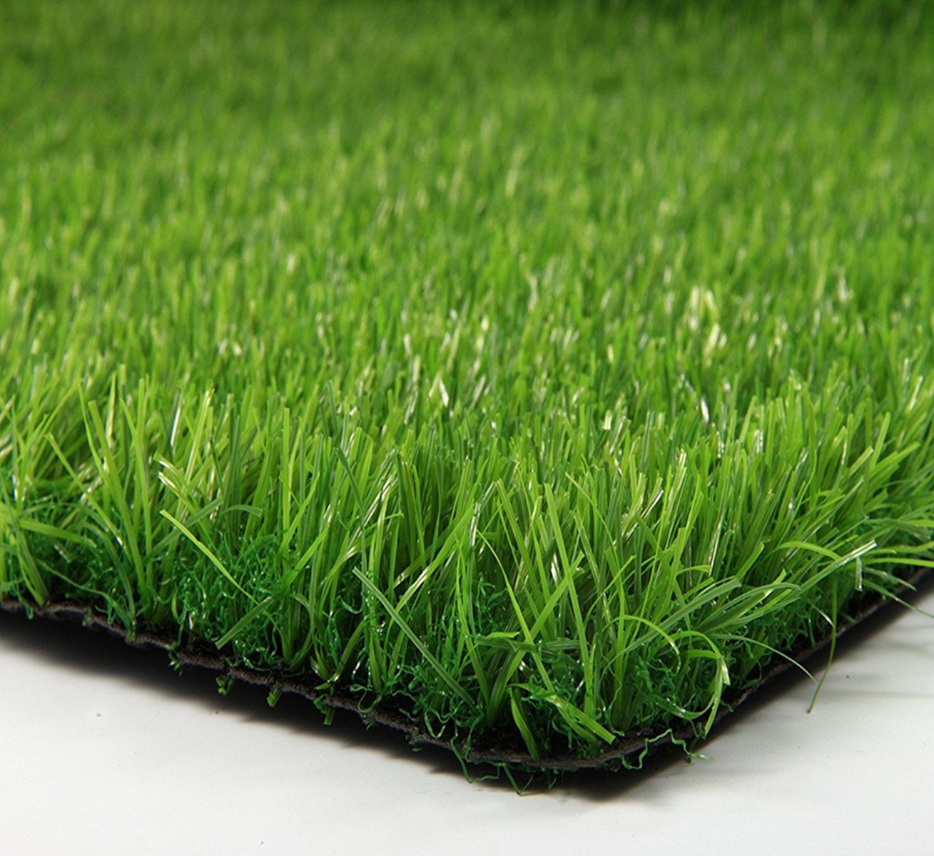 Best green carpet that looks like grass