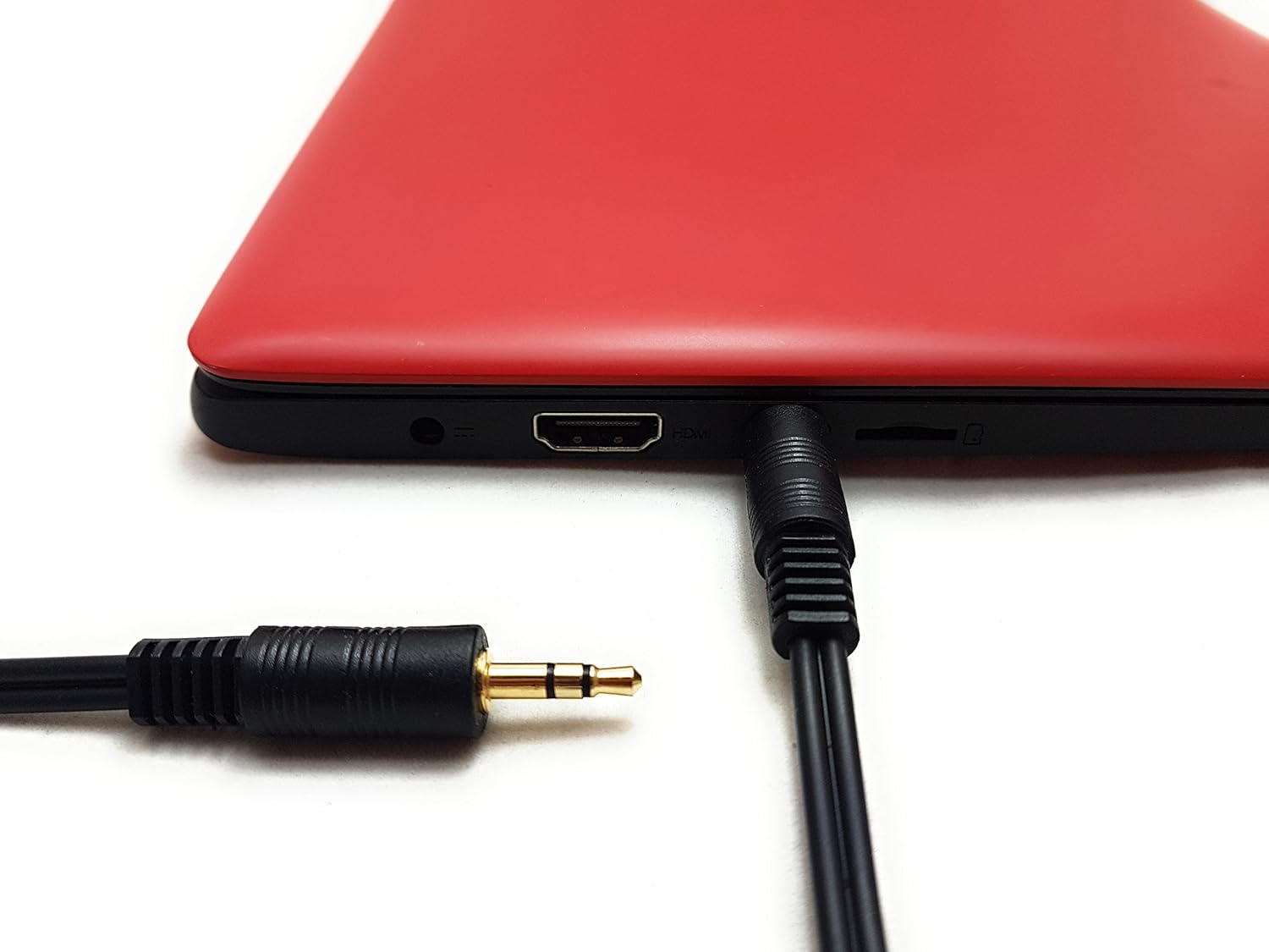 MainCore 1m Long Black Audio AUX Cable 3.5mm to 3.5mm for Mobile Phones Computers, Laptops, Mp3 Players, Portable Speakers - Image 4