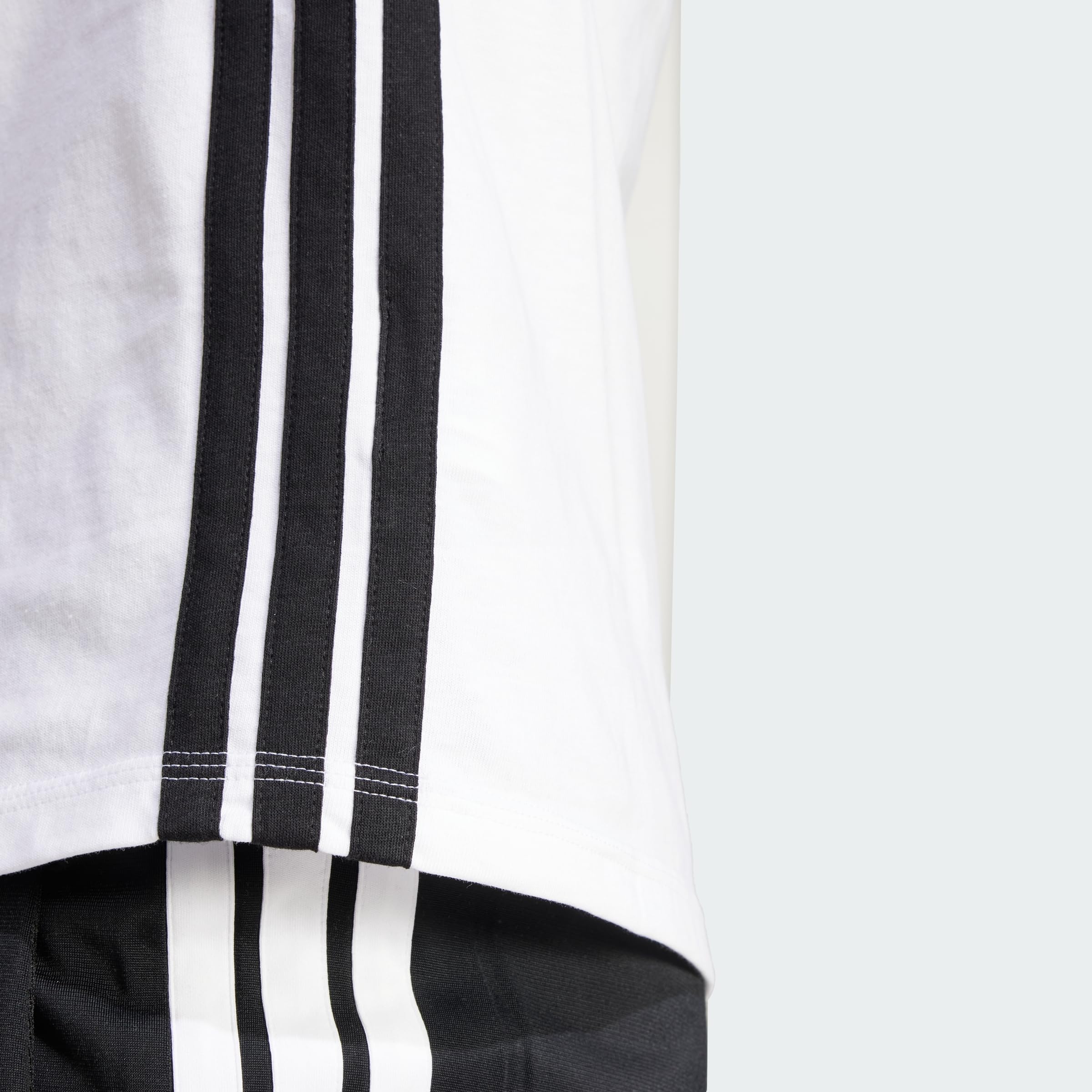 adidas Damen Essentials 3-Stripes Cotton Shirt, White/Black, XS 8