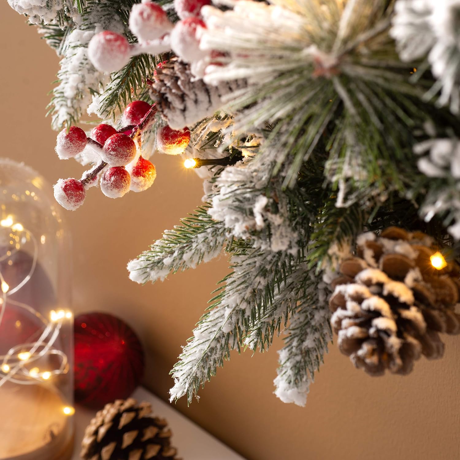 Luxury Pre-Lit Snow Flocked Wreath with 50 LED Lights, Multicolored, 2.5 feet/75cm - Image 4