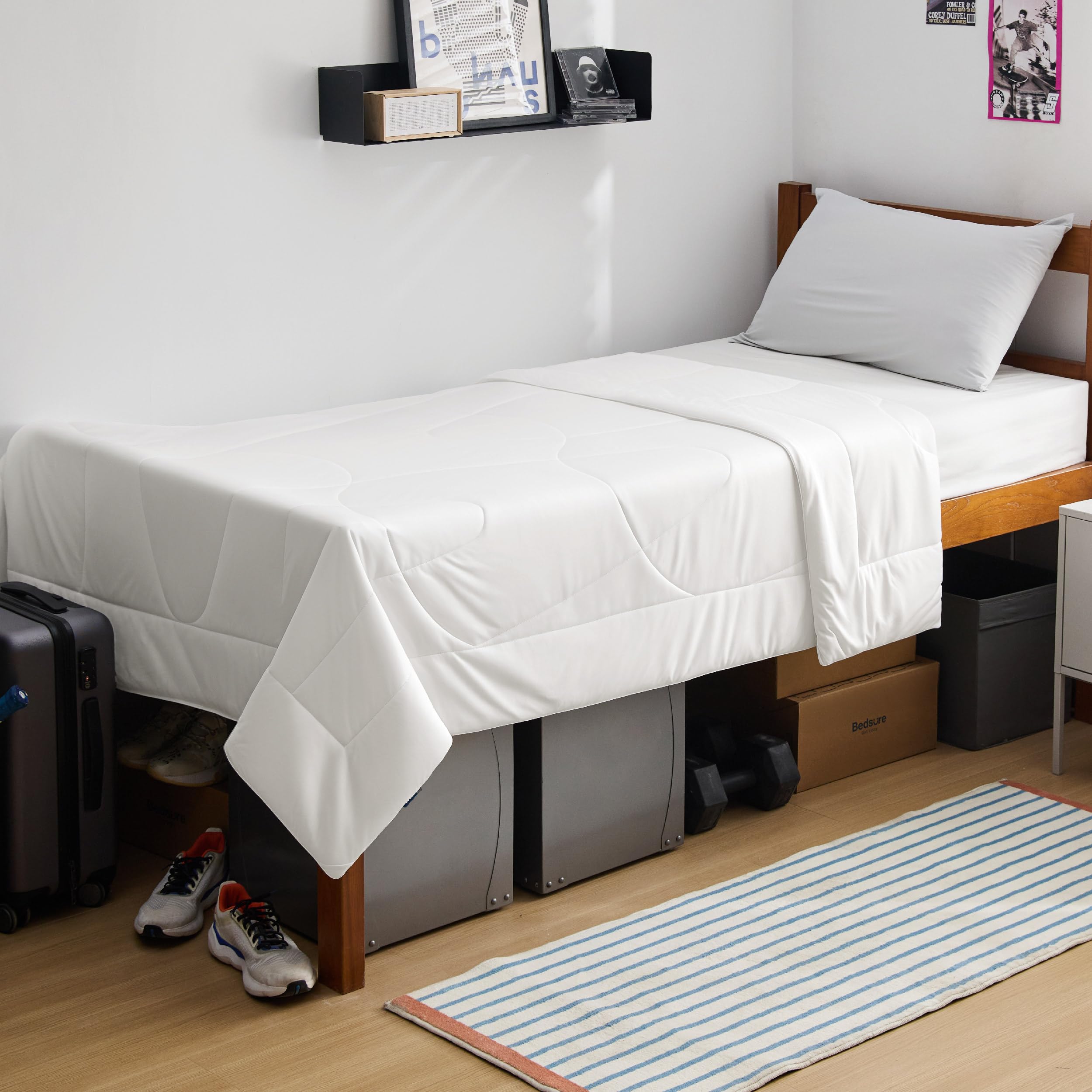 Photo 1 of Bedsure Cooling Comforter Twin Size - GentleSoft Moisture Wicking Cooling Blanket for Hot Sleepers, Breathable Lightweight Duvet Insert, Dual-Sided Summer Blanket, White, 68x88 Inches