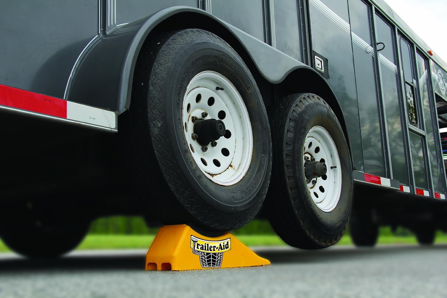 Trailer Aid "Plus Tandem Tire Changing Ramp - The Fast and Easy Way to Change a Trailer's Flat Tire - Holds up to 15,000 lbs- Features a 5.5-Inch Lift - Yellow (21002): Automotive