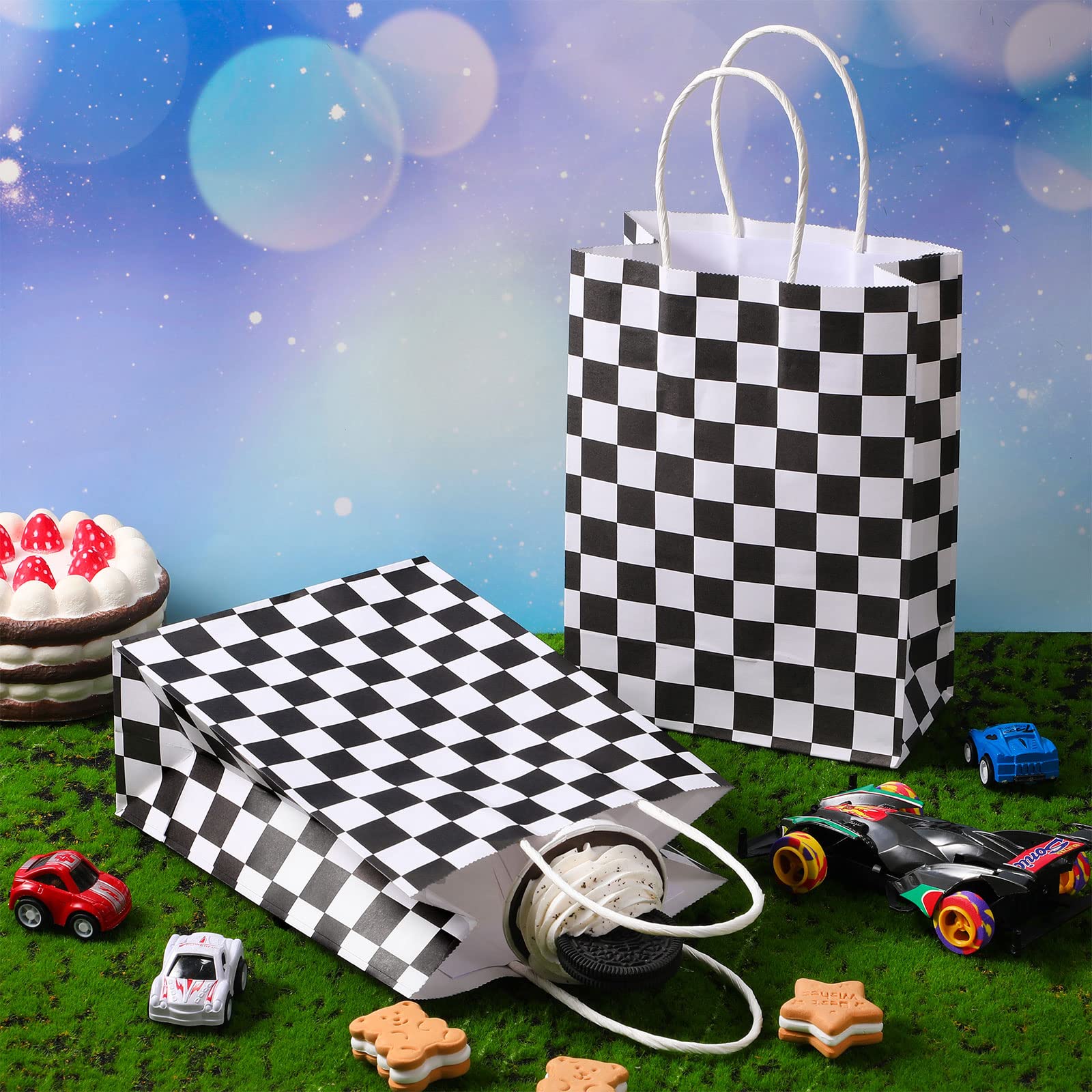 Keoy 16 Pack Checkered Racng Treat Bags, Black And Whte Race Car Favor Gft Bags Kraft Paper