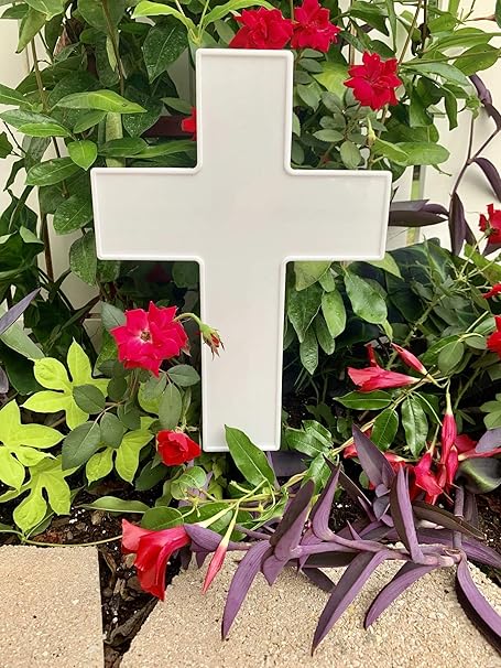 Amazon Com Solar Lighted Cross By Eternal Light Illuminated