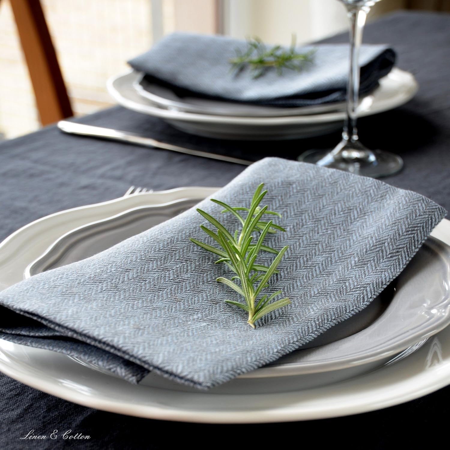 Set of 4 Linen & Cotton Herringbone Napkins ULMA - 100% Linen 47 x 47cm (18.8'' x 18.8'') Pale Violet/Beige - Image 3