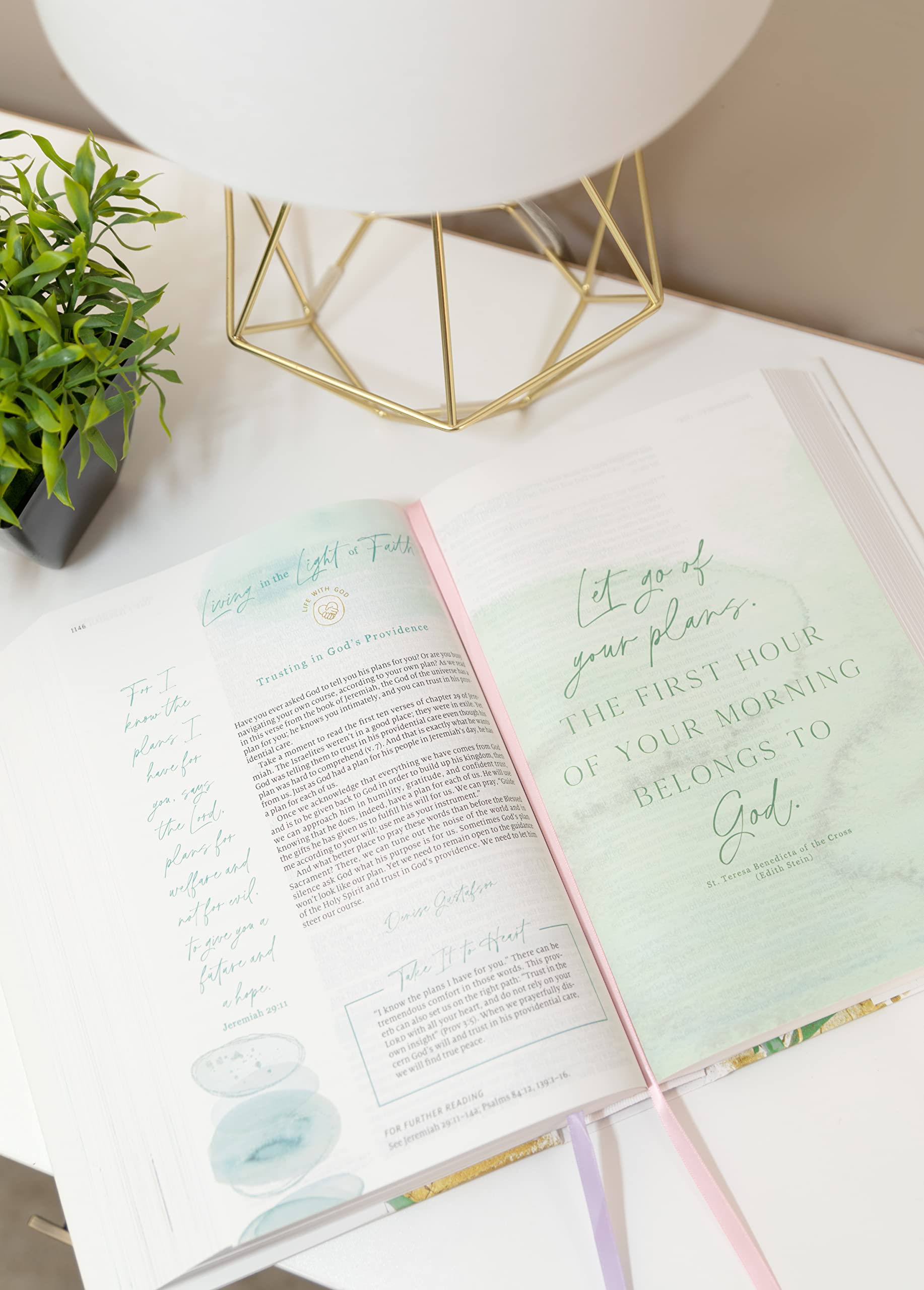 Living the Word Catholic Women's Study Bible RSV2CE: Full-Color, Single Column Hardcover with Wide Margins, Journal and Note-Taking Space, Full-Color Features Saints Quotes and Cross-References