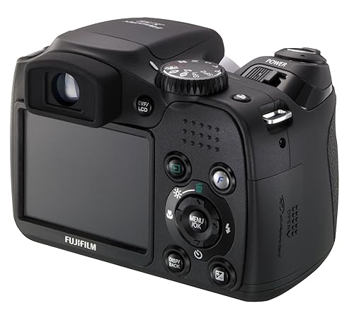 Fujifilm Finepix S700 Digital Camera with 10x Optical Zoom