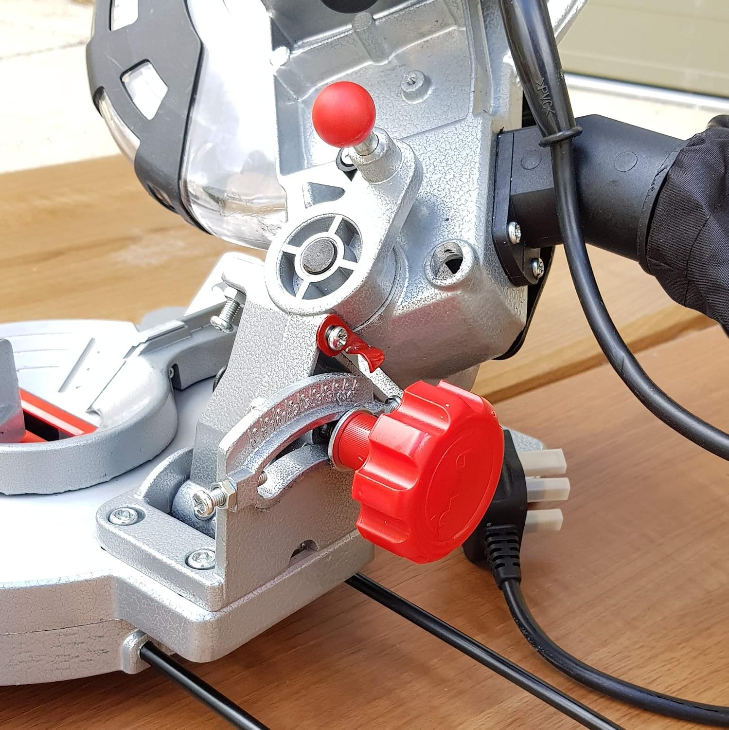 Mitre Saw, KATSU Compound Sliding Mitre Saw 210mm with 24T TCT Blade, 230V 1700W Multi-Purpose Wood Frame Cutting Machine 101502 - Image 5