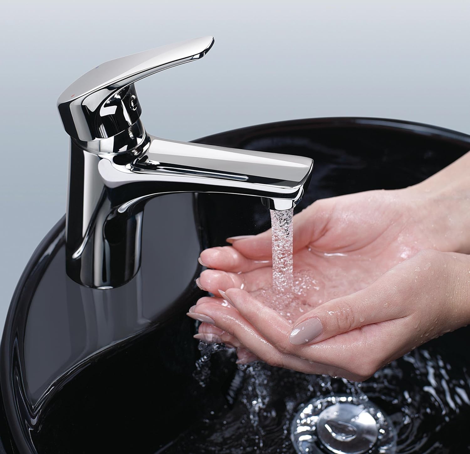 Delta Faucet Modern Single Hole Bathroom Faucet, Single Handle Bathroom Faucet Chrome, Bathroom Sink Faucet, Drain Assembly, Chrome 534LF-HGM-PP - - 
