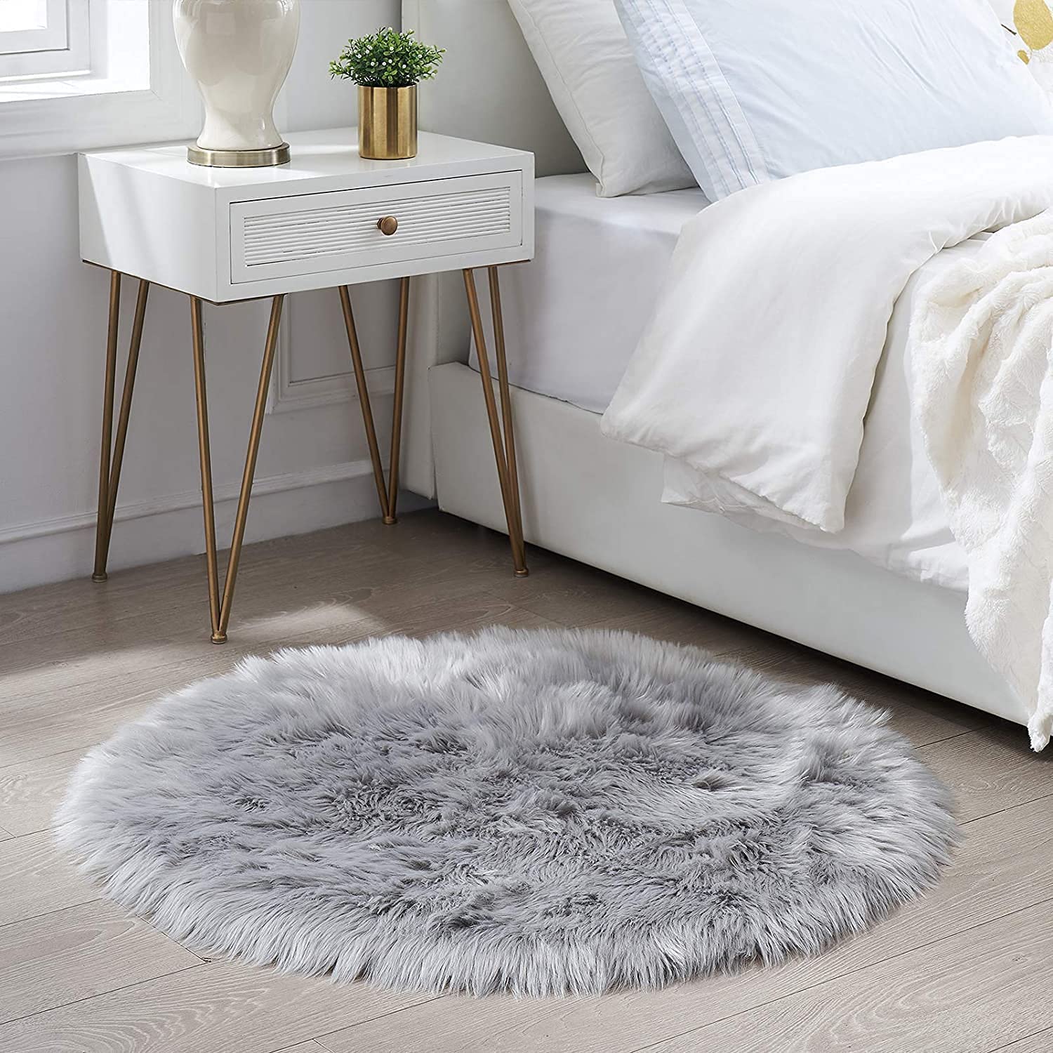 HEQUN Faux Fur Sheepskin Style Rug Faux Fleece Chair Cover Seat Pad Soft Fluffy Shaggy Area Rugs For Bedroom Sofa Floor (Grey, 60 X 60 CM)