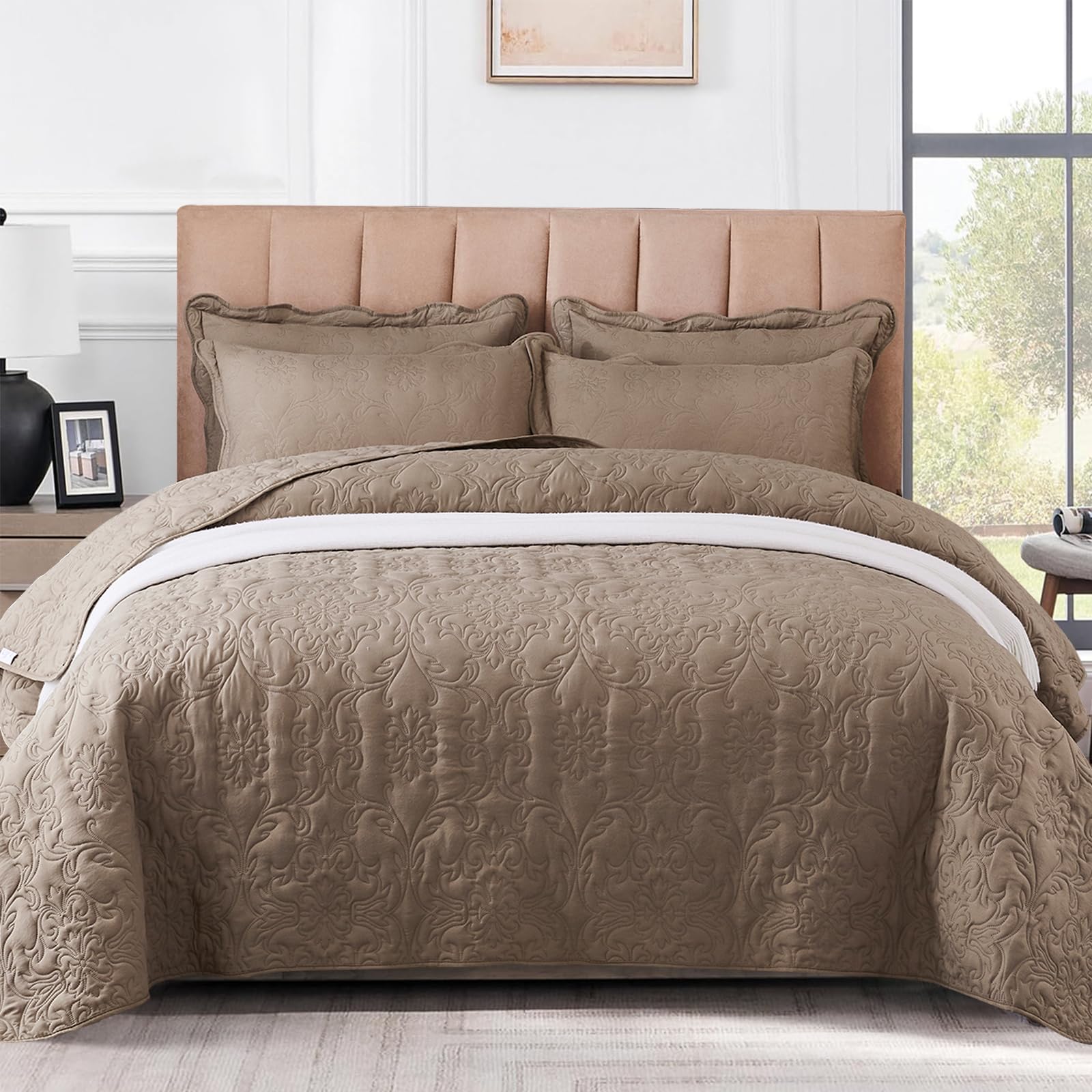 OKYUK 3-Piece Queen Quilt Set Quilted Bedspread Oversized Microfiber Lightweight Coverlet Set with Shams Reversible Printed Coverlet Bedding Set for All Season,220x240cm (Brown, 220 * 240cm)