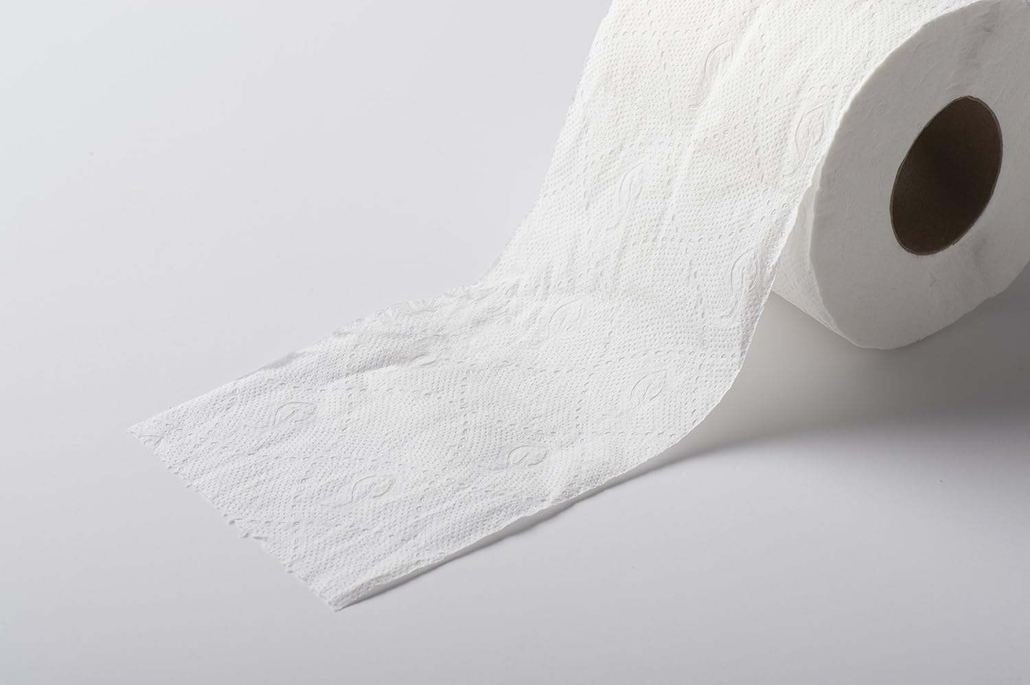 Livi Solaris Paper Two-ply Bath Bathroom Tissue, 4.06" x 3.66", White 96 per Carton: Industrial & Scientific