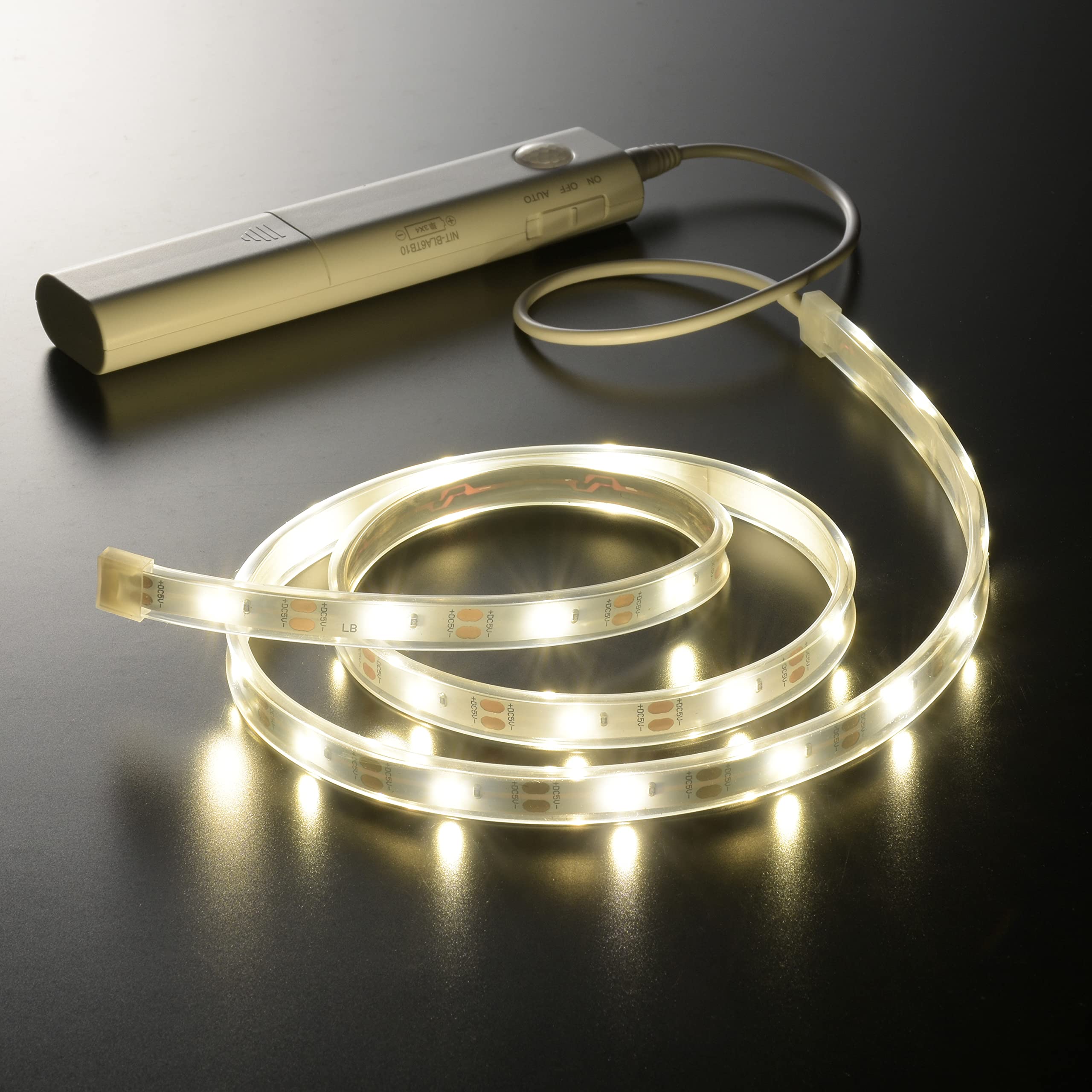 オーム(OHM) 電機 LEDテープライト 明暗+人感センサー付き 乾電池式 テープ長さ1m 白色LED ストリングライト フリーカット NIT-BLA6TB10 06-1729 の商品画像
