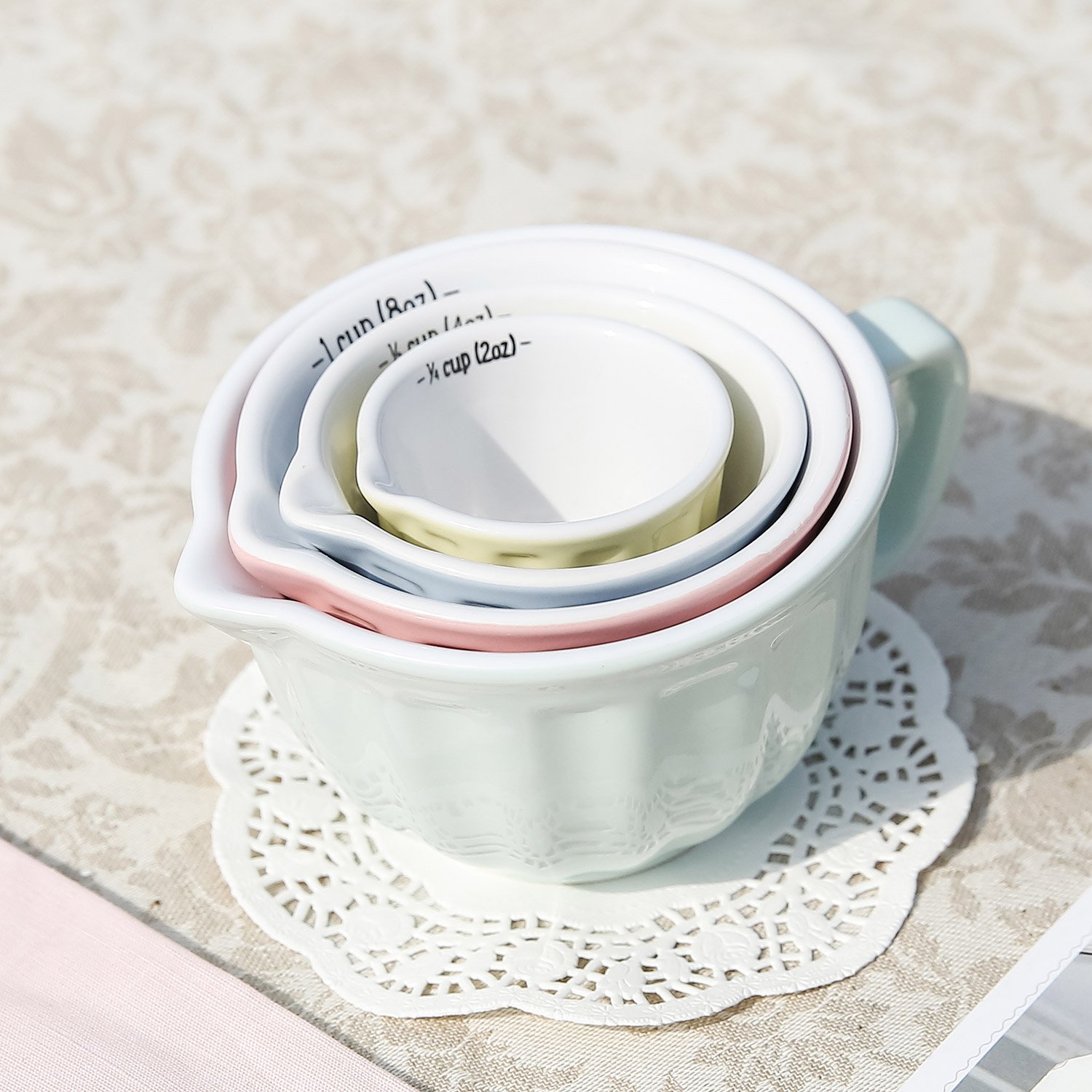 Set of 4 Ceramic Vintage Pastel Measuring Cups - 11 x 15 x 7 x 11 cm - Vintage, Retro Style Kitchenware!