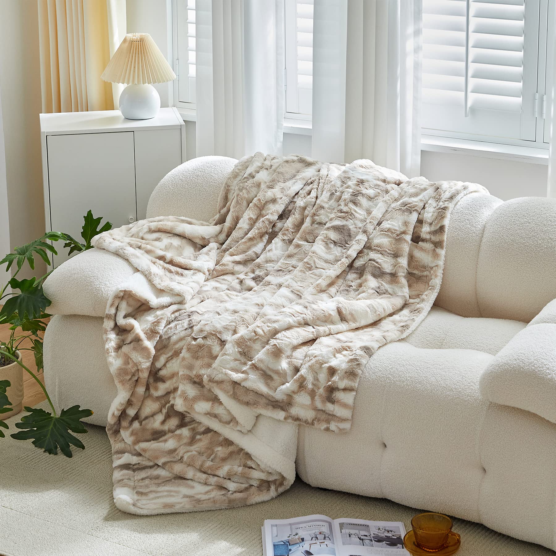 Wajade Fluffy Blanket Faux Fur Bed Throw Super Soft Warm Large Blanket for Bed Car Sofa (Large) — image 1