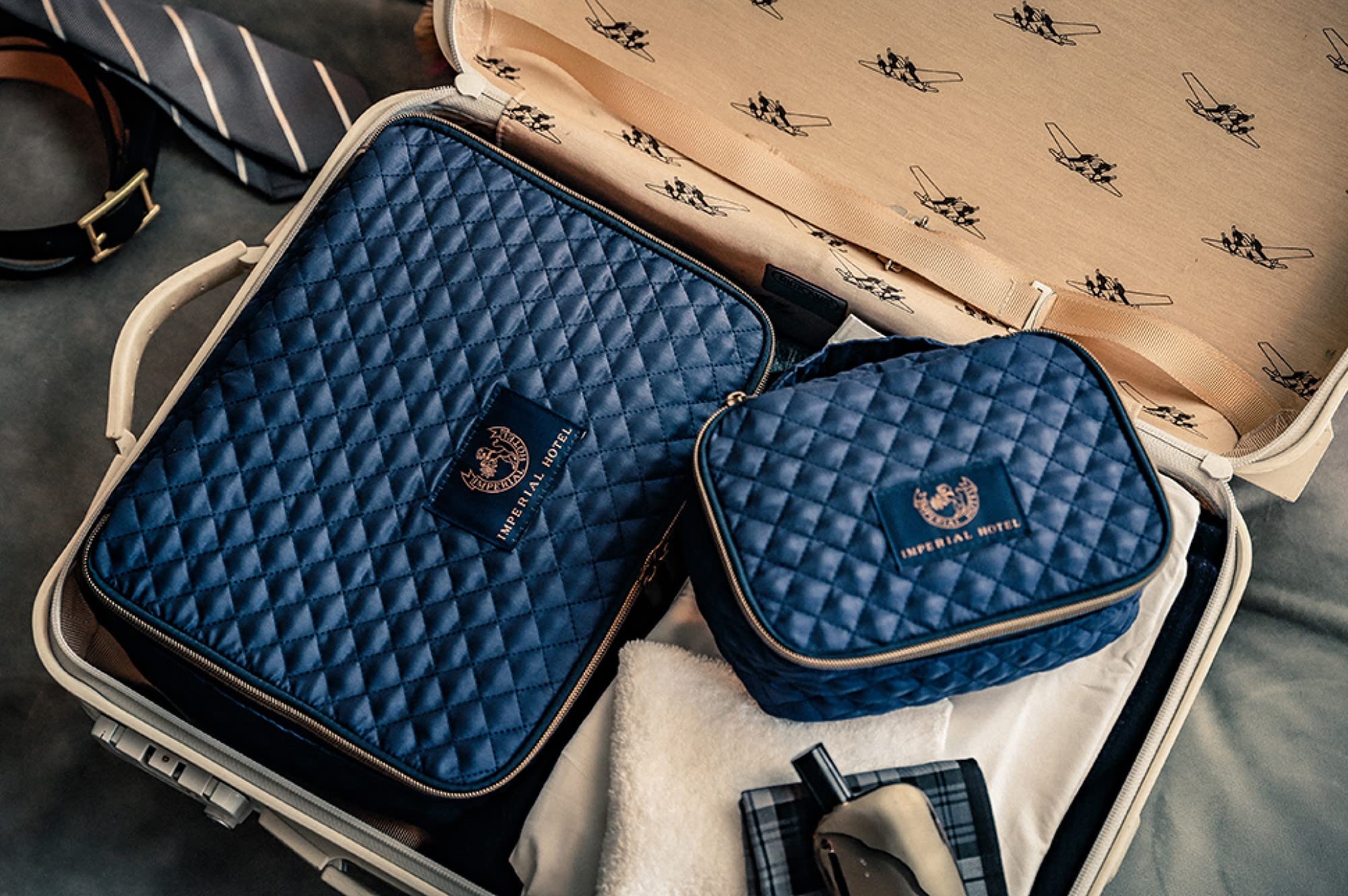 【帝国ホテル ムック本 付録】上品 軽量キルトポーチ SET