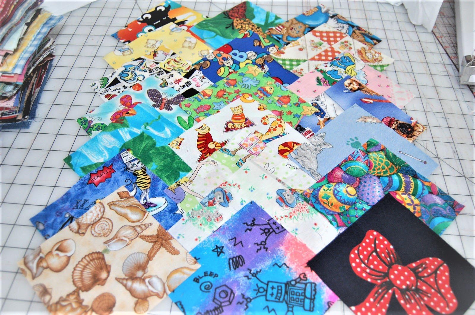Lot of 100pcs quilt blocks, cotton fabric charm pack, 4" squares-grab bag