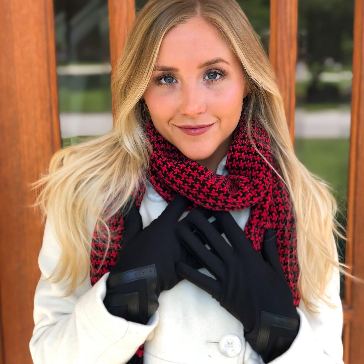 isotoner Women's Spandex Touchscreen Gloves with Fleece Lining and Chevron Details at  Women’s Clothing store
