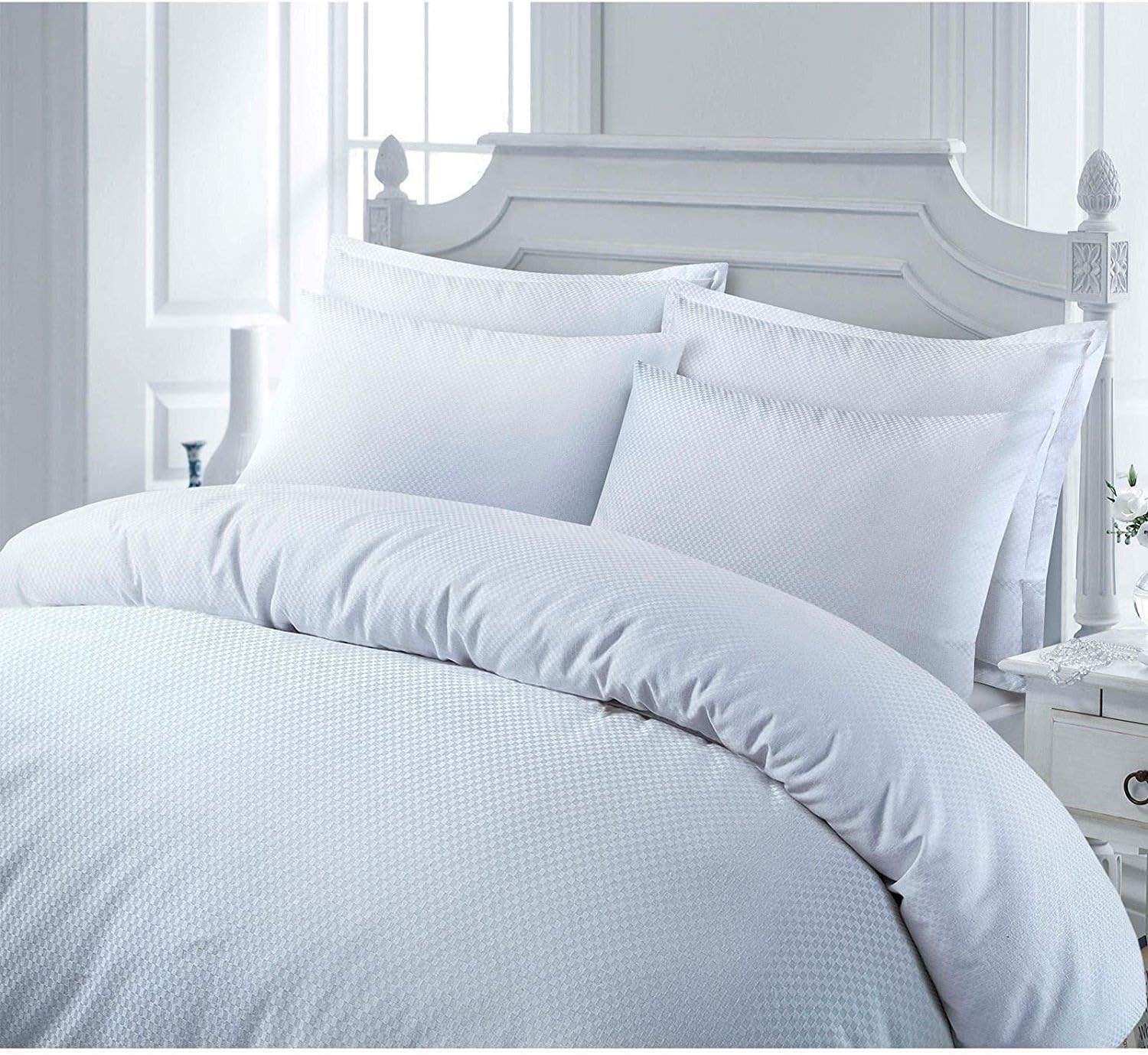 Nimsay Home Damask Dobby Chess Weave Duvet Quilt Cover Elegant Ultra Soft and 100% Egyptian Cotton T250 Hypoallergenic Decorative Comforter Cover Bedding Set (Super King, White)