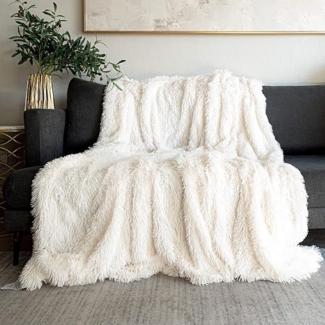 Amazon Com Throw Blankets For Bed Solid White Fluffy Blanket Full Size 70 X 78 Cozy White Decorative Faux Throw Blanket For Couch Sofa Faux Fur Blanket Kitchen Dining