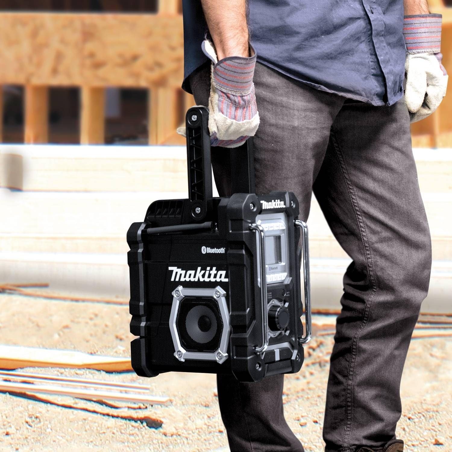 Makita XRM06B 18V LXT Lithium-Ion Cordless Bluetooth Job Site Radio: Home Improvement