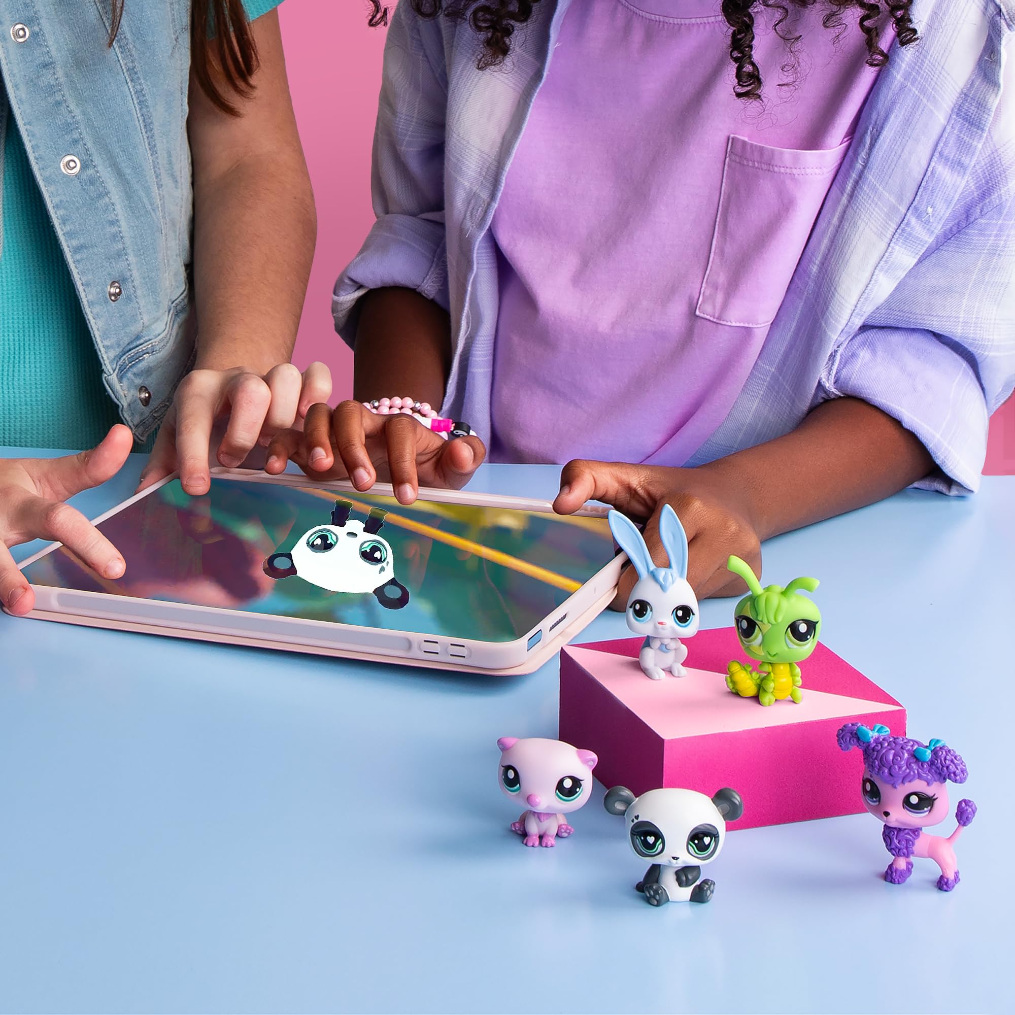 Littlest Pet Shop 18 Pets Collector Set, Pet Surprise Display - Gen 7, Pets #1 - #18, Authentic LPS Bobble Head Figure, Collectible Imagination Toy Animal, Kidults, Girls, Boys, Kids, Tweens Ages 4+