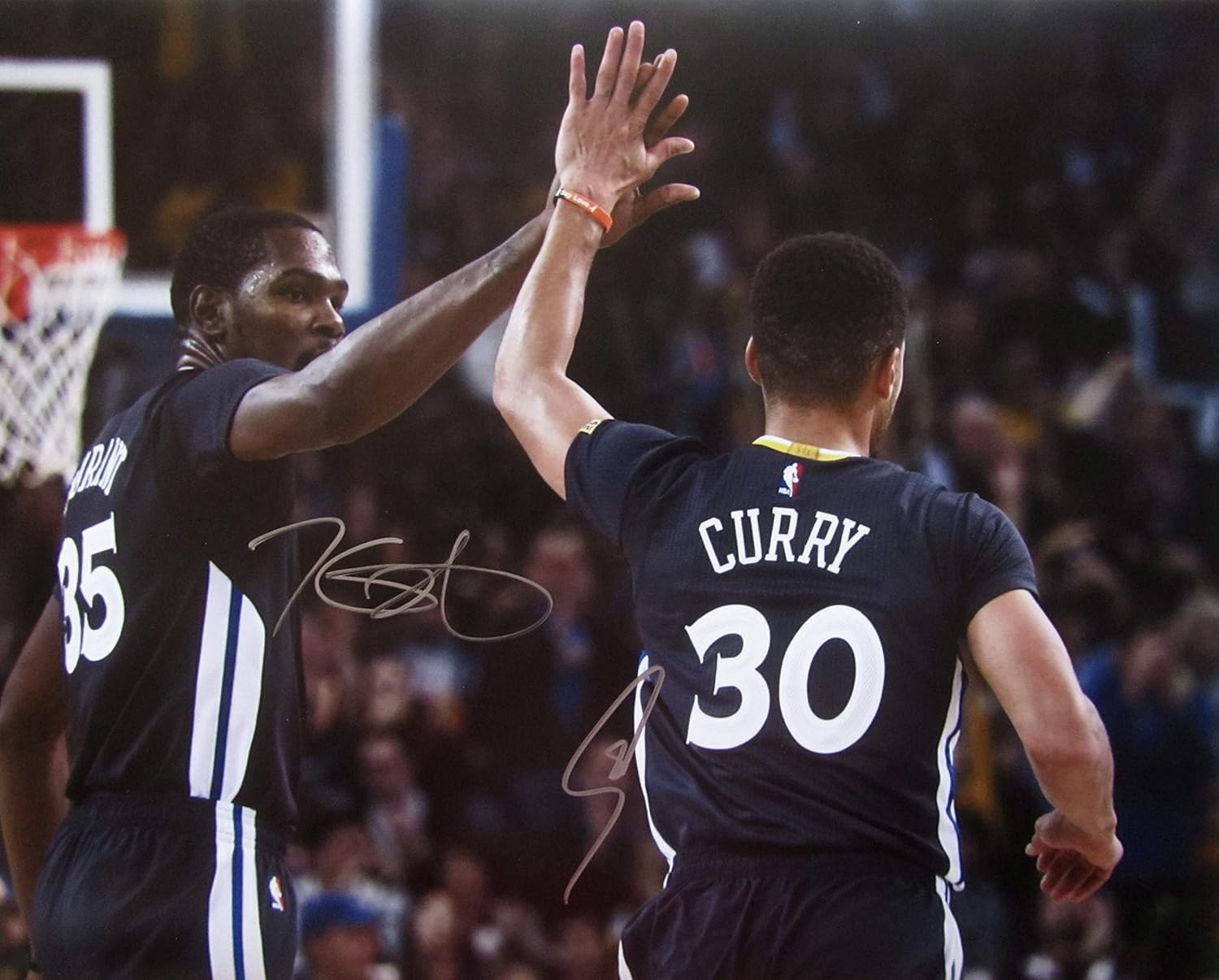 kevin durant signing autographs